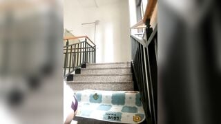 Chị mb dâm lồn to thủ dâm ở câu thang trung cư dâm đãng kích thích