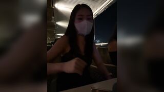 Dâm nữ bím múp vú tròn đg live móc lồn ở nhà mà ít view quá nên chạy ra ngoài ún cf=)