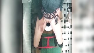 Video được quay trong nhà vệ sinh nữ vào đầu những năm 2000 3