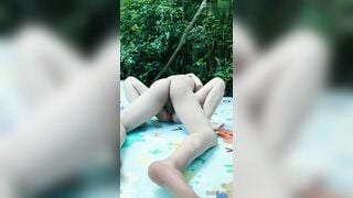 Cô giáo live hướng dẫn 2 bé học sinh phá trinh rồi vào some luôn