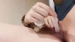 Em kính cận dâm đãng thủ dâm bàng bàn chải