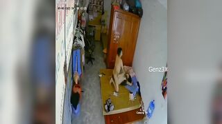 Chị Chủ Shop Đang Livestream Bán Đồ Thì Khách Quen Vô Địt