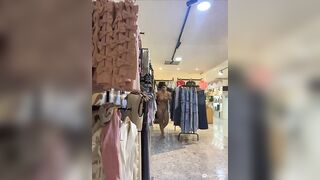 Chủ shop quần áo dâm vú to mông bự lồn múp cưỡi cu giả dâm đ