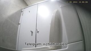 Seri Quay Lén Gái Văn Phòng Đi WC 2