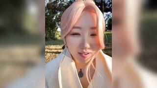 Gái dâm xinh vú to lồn ngồi ở công viên khoe hàng dâm đãng P2