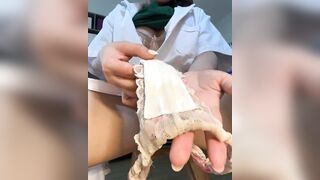 Nữ bác sí nứng lồn thủ dâm móc lồn trong phòng khám dâm đãng 24/10/26 p2