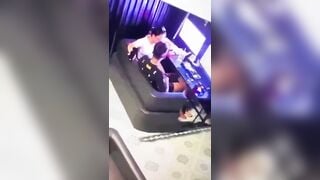 Cặp đôi rủ nhau chịch ngoài quán nét
