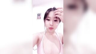 EM GÁI LIVE SEX NHÚN VỚI QUẢ DƯA 40CM