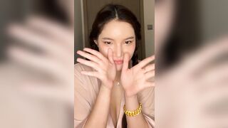 Gái Thái không làm anh em thất vọng