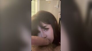 Nhỏ bạn thân lâu năm sẵn sàng bú cu mà không được địt