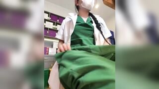 Dược liệu Vú bự, Trong giờ làm Public Thủ dâm Vạch vú nhau