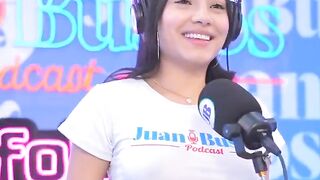 Gái xinh dùng toy thủ dâm trên show vú to lồn ngon dâm đãng kích thích phần 1