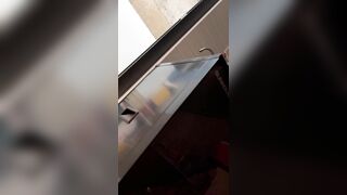 quay lén dưới váy ngủ chị hàng xóm