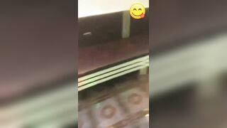 Hai anh trai hiếp dâm em nhân viên quán karaoke