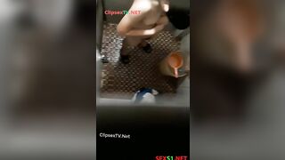 Đứng từ trên cao quay lén em sinh viên tắm