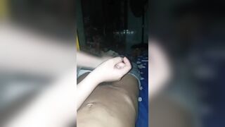 Nửa đêm chồng kêu nứng, đky kênh ib tui cho xem cơ thể nhó