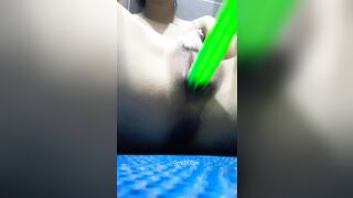 Xuân My 2ka7 Thủ Dâm Nhét Nguyên Cái Lọ Vào Bím 2