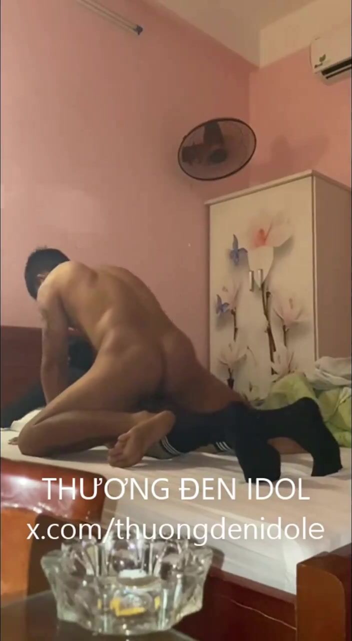 Thương đen Bắc Ninh tình một đêm với anh trai chim to