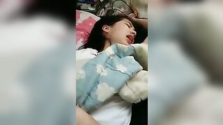 Móc lồn con em ngủ đến trưa không dậy