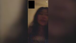 Bạn thân không cho chịch mà call video thủ dâm