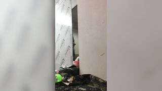 Quay lén em Bùi Ngọc My 2k1 nhân viên thay đồ cbi đi làm