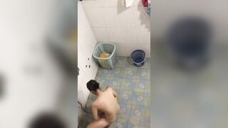 Quay lén gái tắm 3