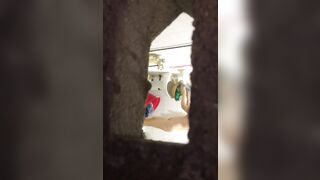 Chị hàng xóm tắm 4