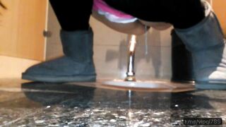Vào nhà vs quay lồn gái bị phát hiện