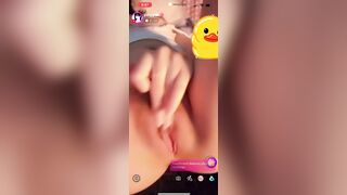 Em học sinh cực xinh vú to lồn múp show hàng