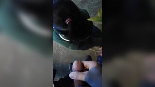 Thanh niên lén sục cu sau lưng gì ruột