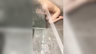 Hành hạ em dâu chứ không địt
