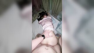 Cả nhà đang ngủ thì qua phòng em dâu vụng trộm cho dễ ngủ