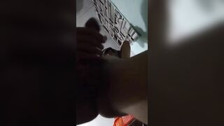 ...vẩy cu vì nứng
