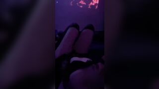 Tranh thủ lúc chị dâu đang xả đồ trong phòng em trai vô loạn luân