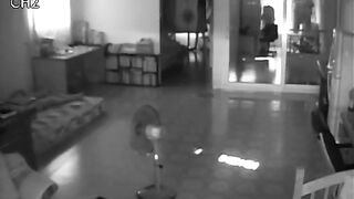 Check camera thấy vợ cho anh chồng đụ
