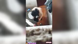Biết bị quay lén nhưng vẫn ung dung tắm, đky kênh ib tui cho xem cơ thể nhó