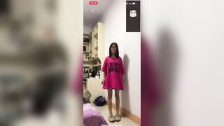 Nữ Sinh Đeo Kính Chủ Động Gạ Chat Sex Cho Xem Mình Thủ Dâm