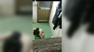 Quay lén em vợ tắm 3