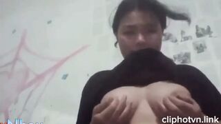 Em học sinh show zú 1, đky kênh ib tui cho xem cơ thể nhó