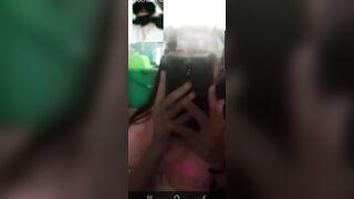 Quỳnh Chi 2ka8 Ốm Nhưng Vẫn Phải Show Vú