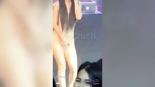 Em gái Việt lột đồ nhảy show hàng trong quán Bar