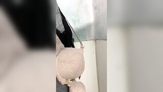Vô nha tắm tìm đồ lót của chị dâu dính cả tinh trùng