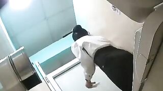 Tác nghiệp nhà vệ sinh 2