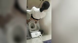 Tác nghiệp nhà vệ sinh 10