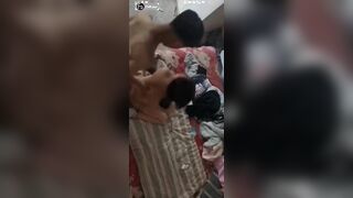 LOẠN LUÂN - MẸ vắng nhà 2 ae lôi nhau ra chịch còn méo biết nhét vào như nào hài vl