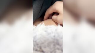 nửa đêm nứng vạch lồn là sờ lại ướt