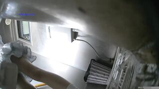 Quay lén nhà wc nữ đái