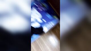Kiếm được full bộ 9 video chịck bé lớp 10 cho ae đây, nhìn kệ sách là hiểu ????????