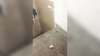 Quay lén nhà wc P15, đky kênh ib tui cho xem cơ thể nhó