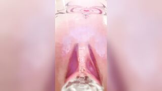 bạn là một cái dildo trong suốt